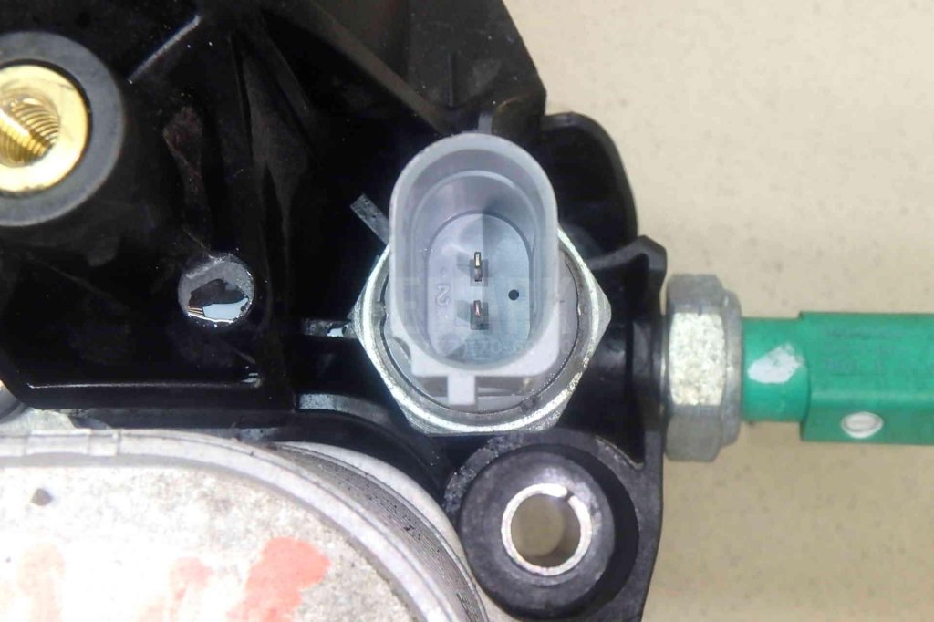 Кронштейн масляного фильтра