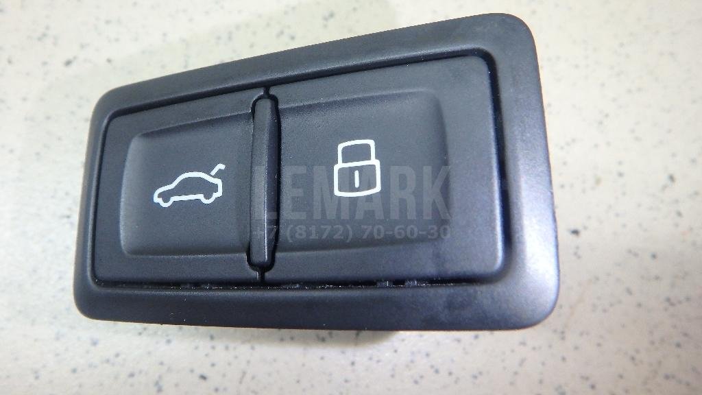 Кнопка закрывания багажника