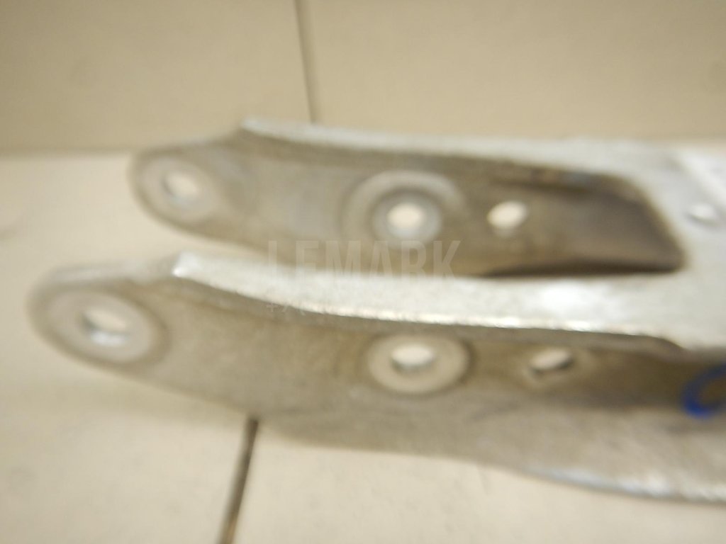 Рычаг задний поперечный