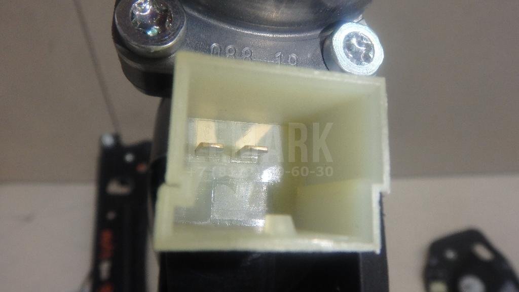 Стеклоподъемник электр. задний правый