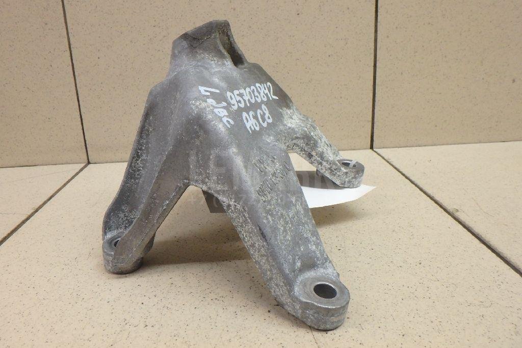 Кронштейн опоры двигателя