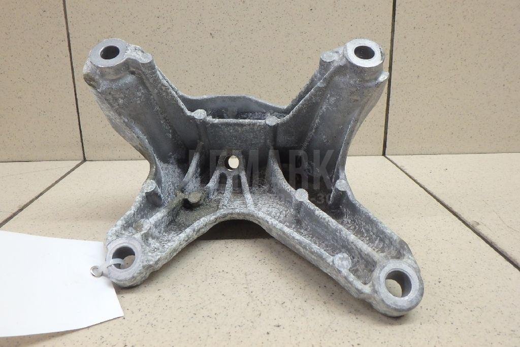 Кронштейн опоры двигателя