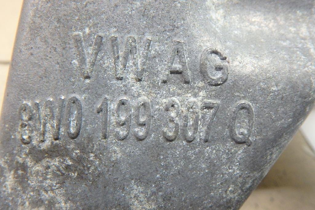 Кронштейн опоры двигателя