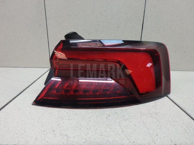 Фонарь задний наружный правый