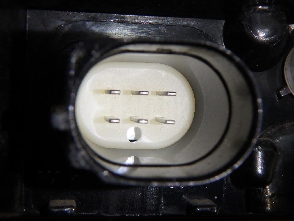 Фонарь задний наружный правый