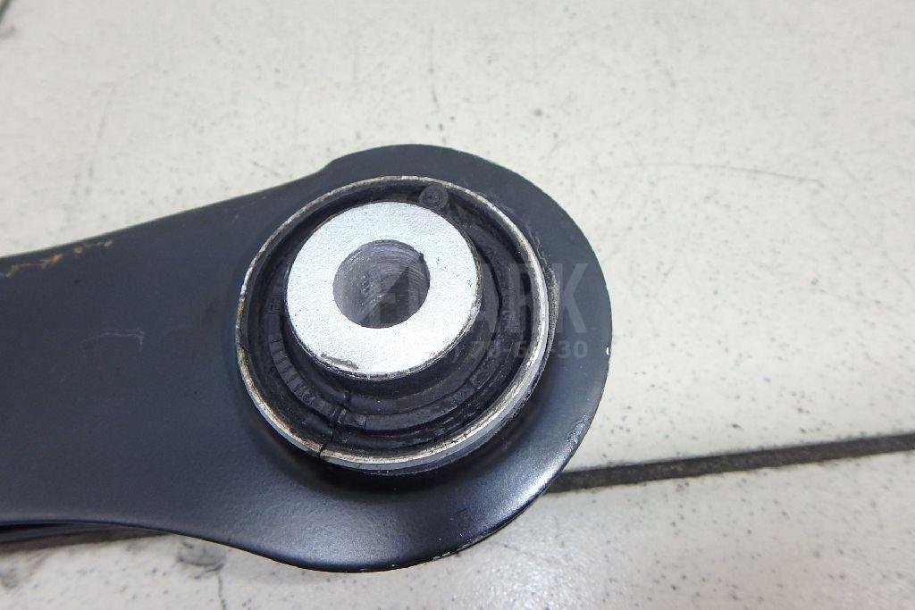 Рычаг задний верхний левый