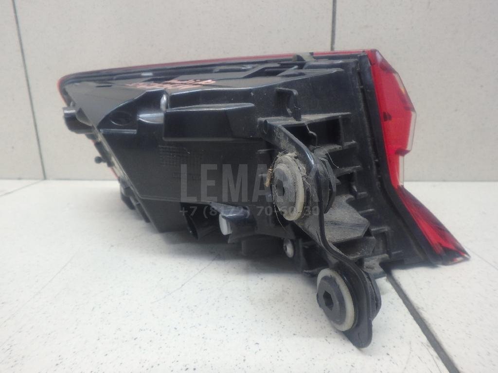 Фонарь задний наружный правый