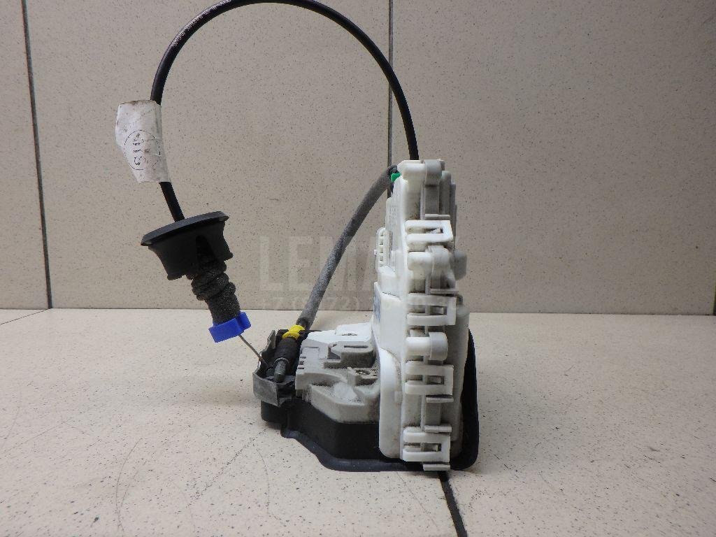 Замок двери задней левой