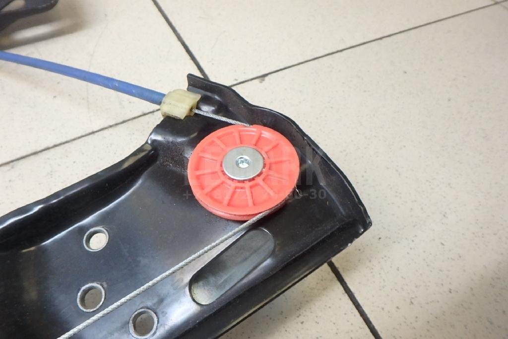 Стеклоподъемник электр. задний правый