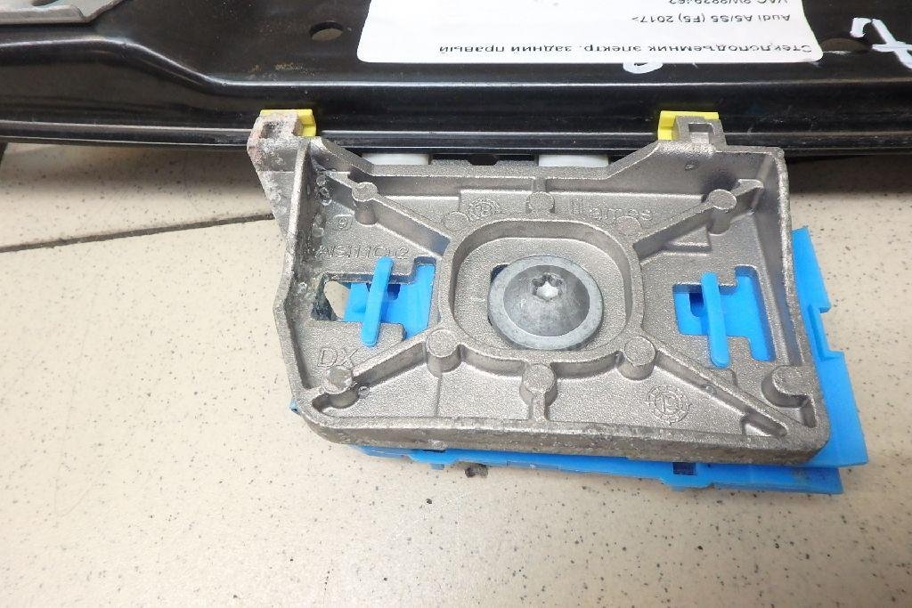 Стеклоподъемник электр. задний правый