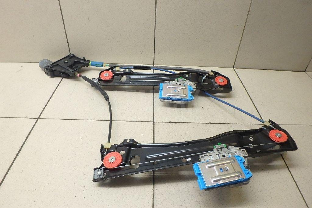 Стеклоподъемник электр. задний правый