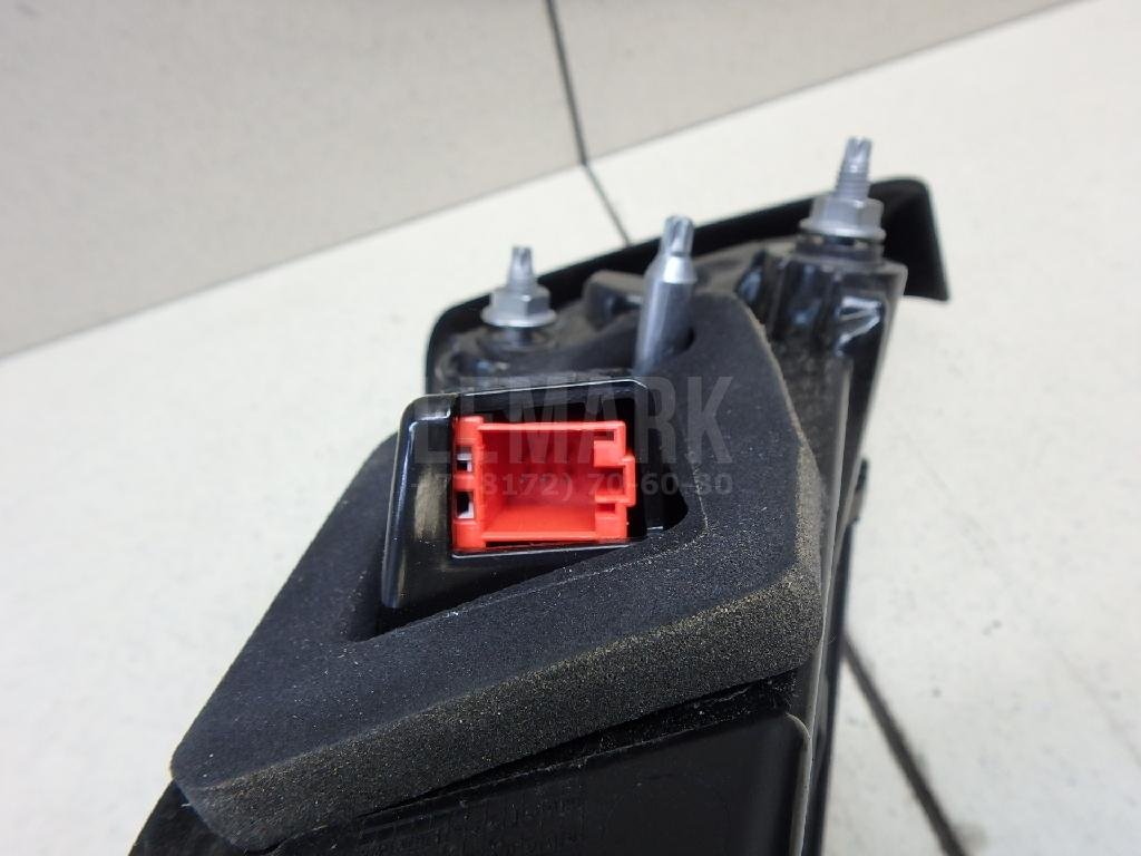 Фонарь задний внутренний правый