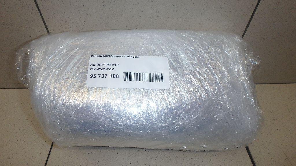 Фонарь задний наружный левый