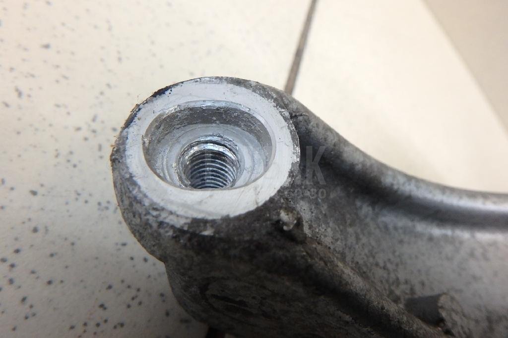 Кронштейн масляного фильтра