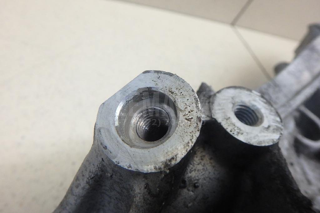 Кронштейн масляного фильтра