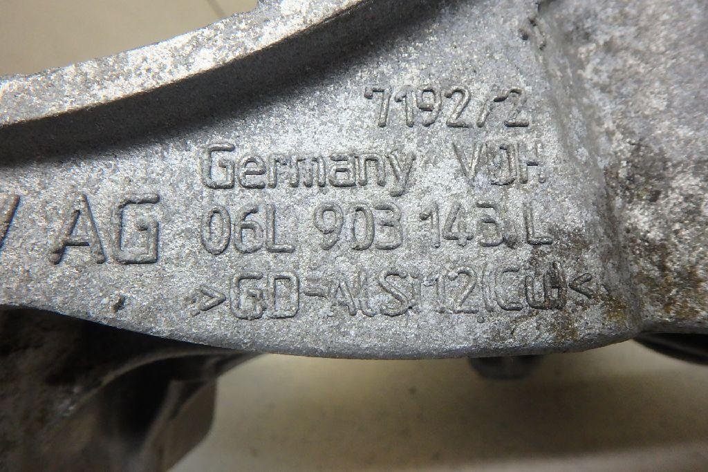 Кронштейн масляного фильтра