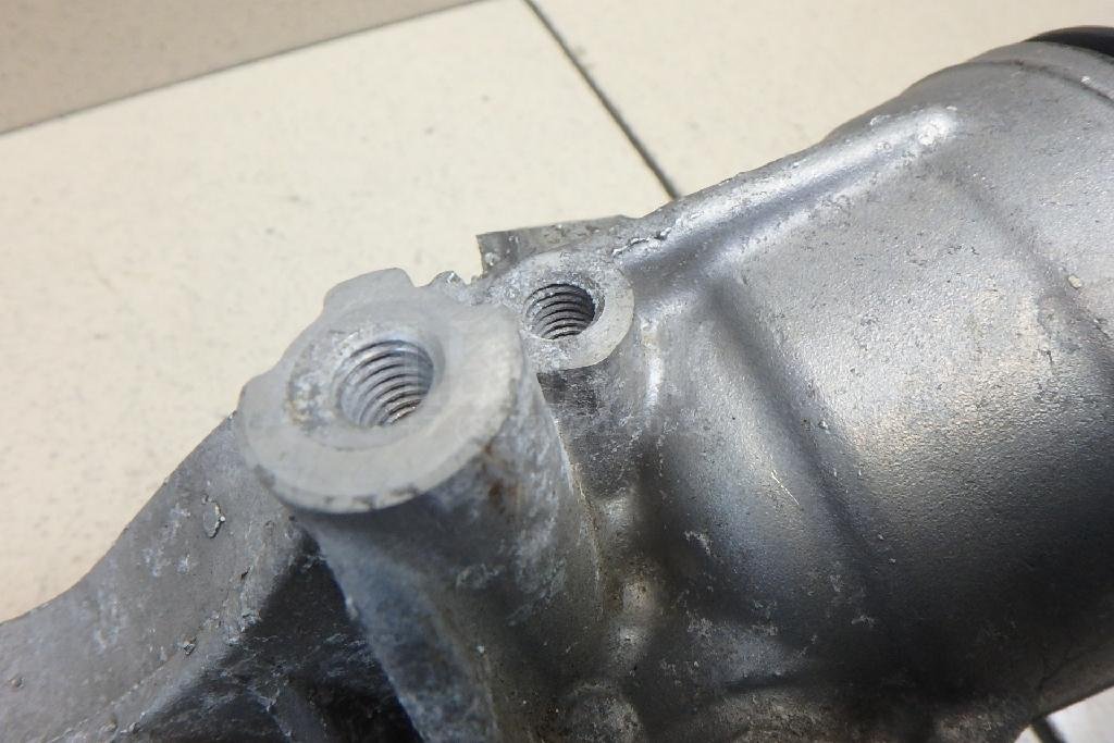 Кронштейн масляного фильтра