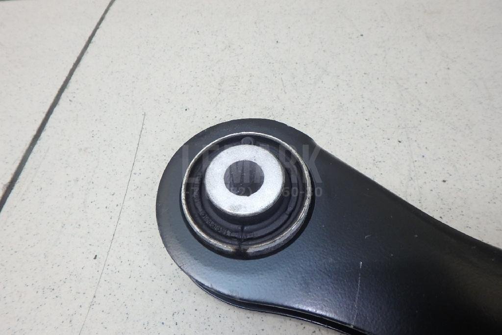 Рычаг задний верхний левый