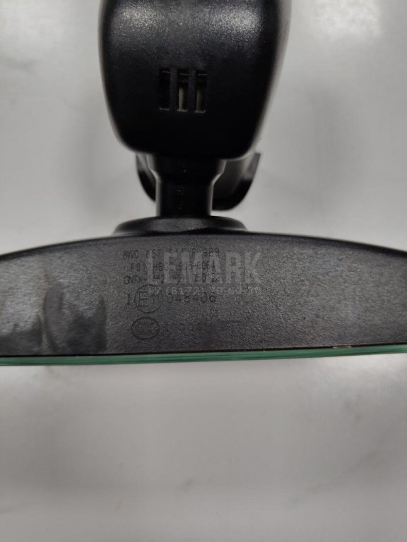 Зеркало заднего вида