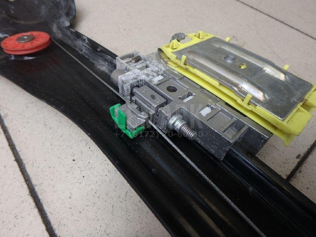 Стеклоподъемник электр. передний правый