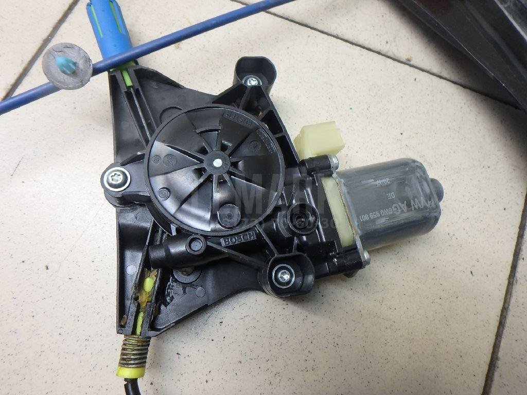 Стеклоподъемник электр. передний правый