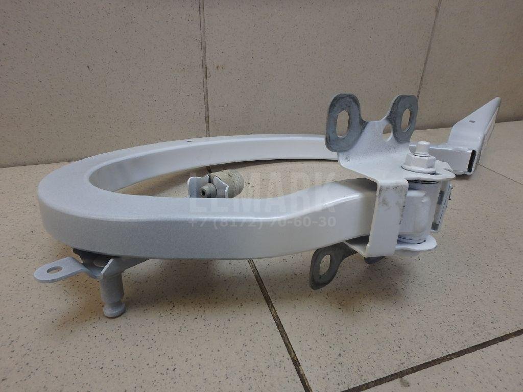 Петля крышки багажника