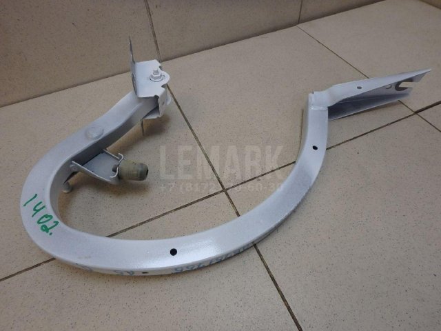 Петля крышки багажника