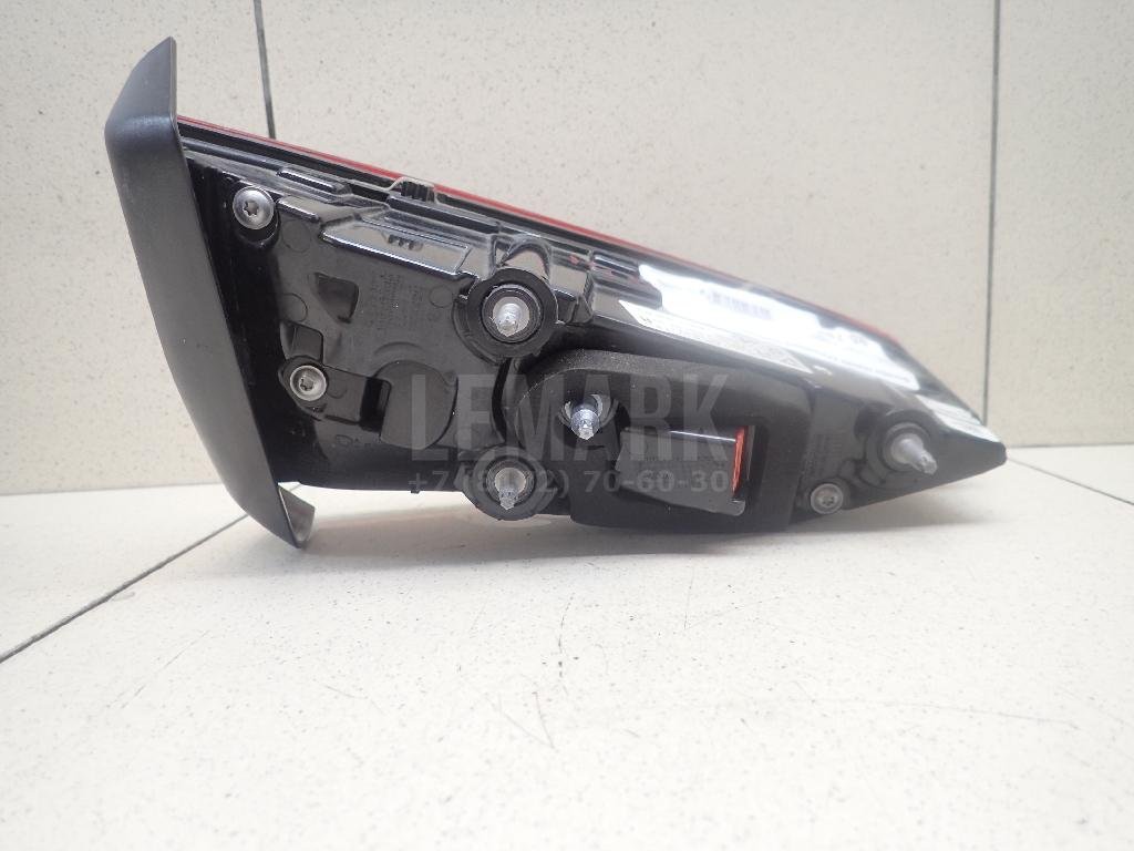 Фонарь задний внутренний правый