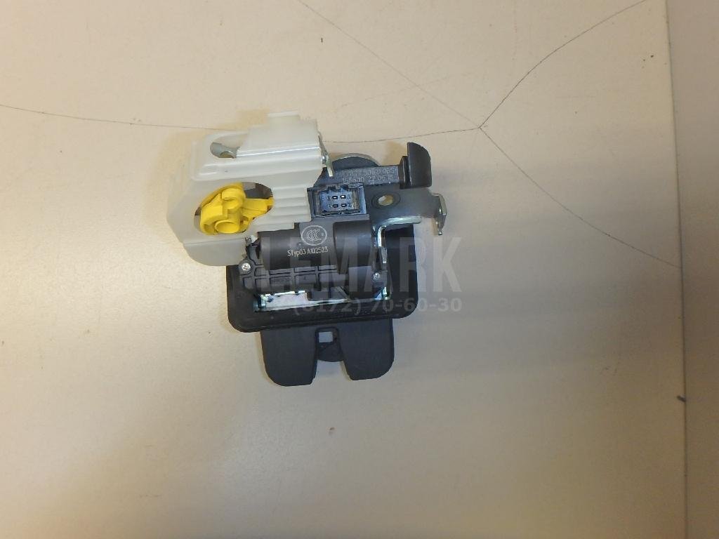 Замок багажника