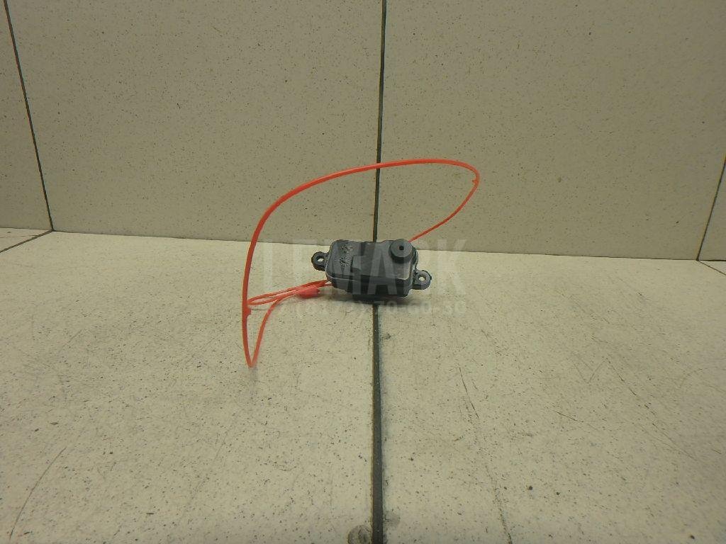 Активатор замка крышки бензобака