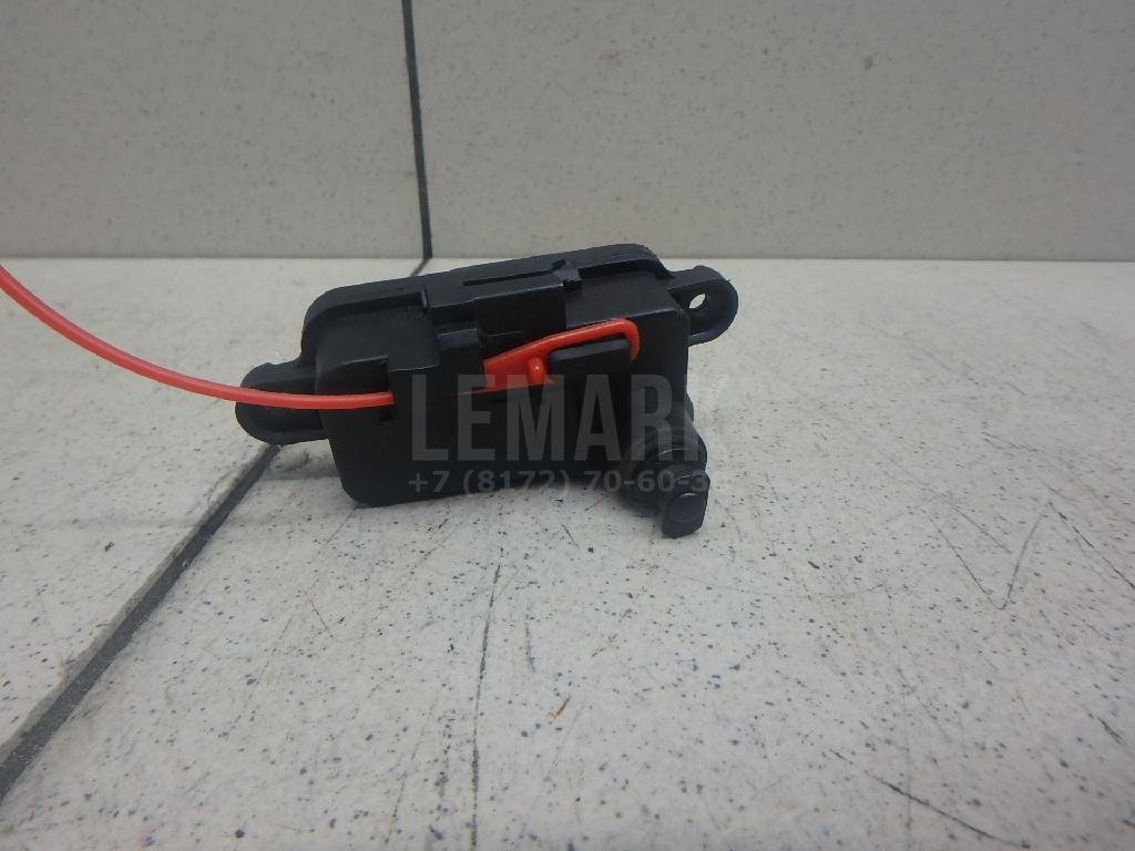 Активатор замка крышки бензобака