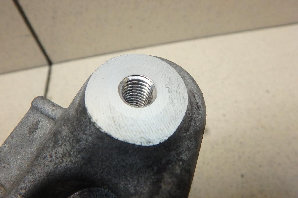 Кронштейн масляного фильтра