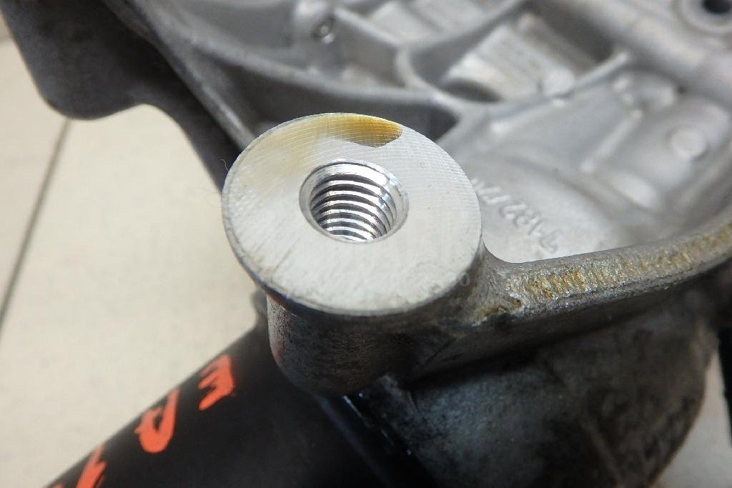 Кронштейн масляного фильтра