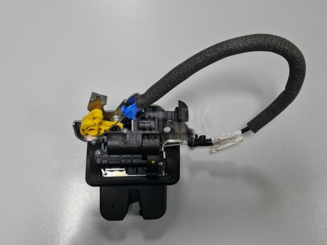 Замок багажника