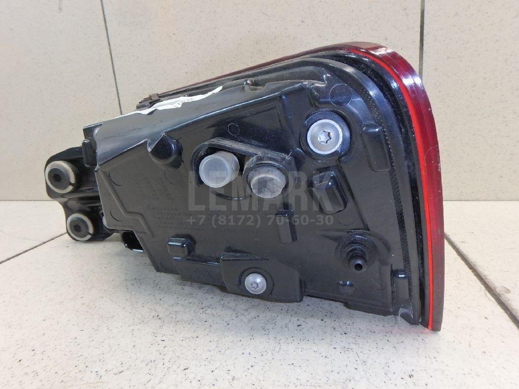 Фонарь задний наружный левый