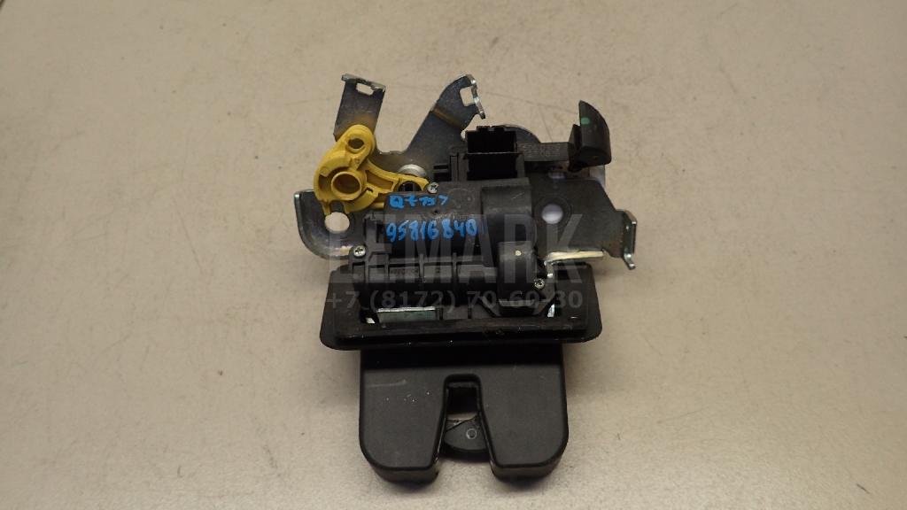 Замок багажника