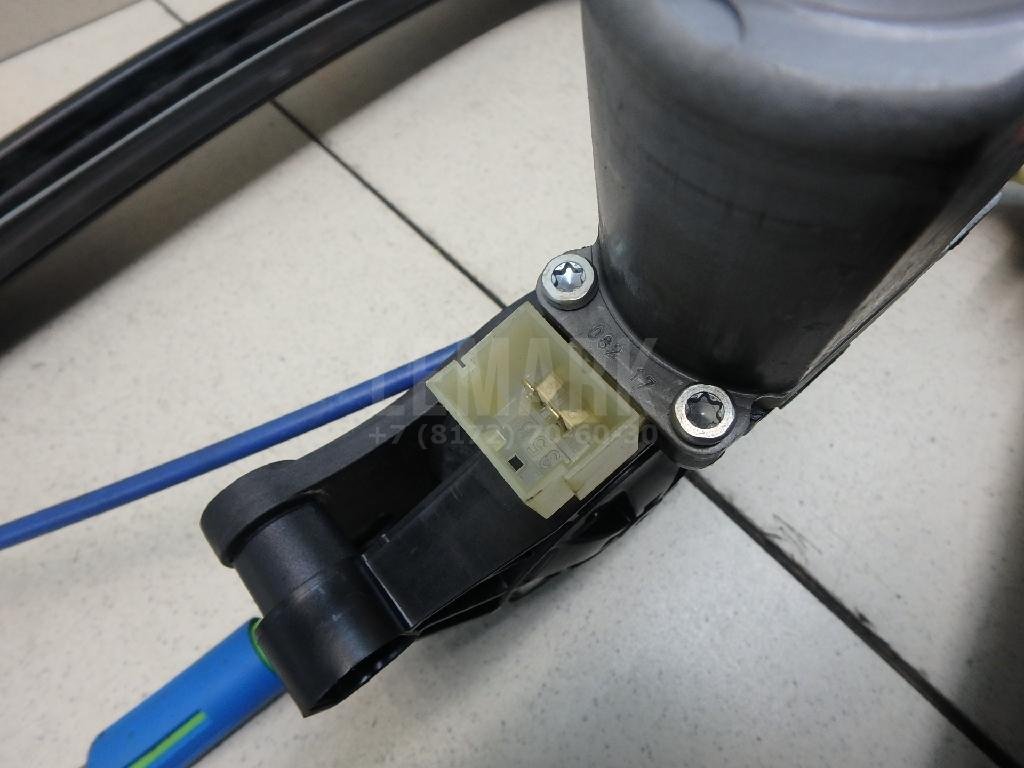 Стеклоподъемник электр. передний правый