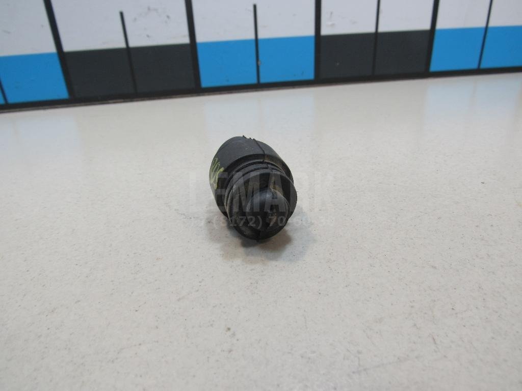 Отбойник крышки багажника