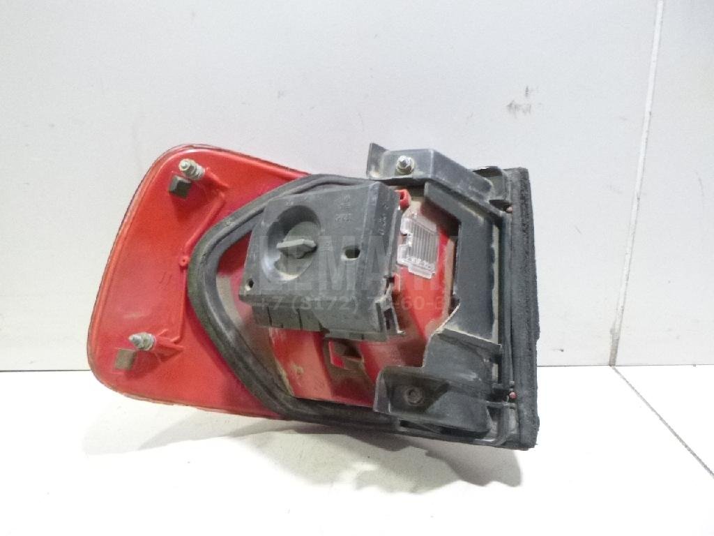 Фонарь задний наружный правый
