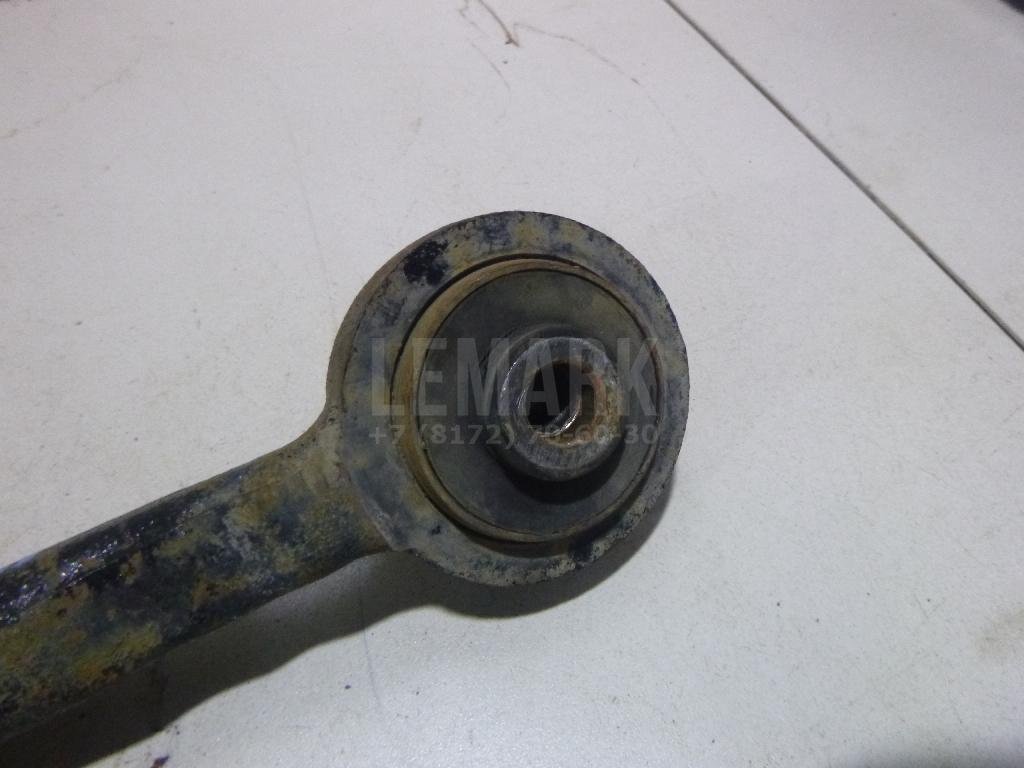 Рычаг передний правый