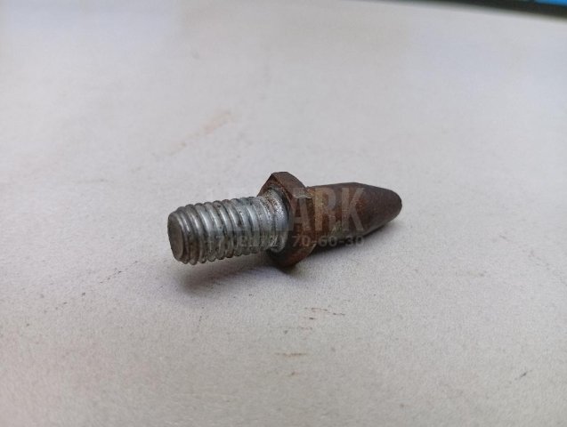 Шпилька колеса