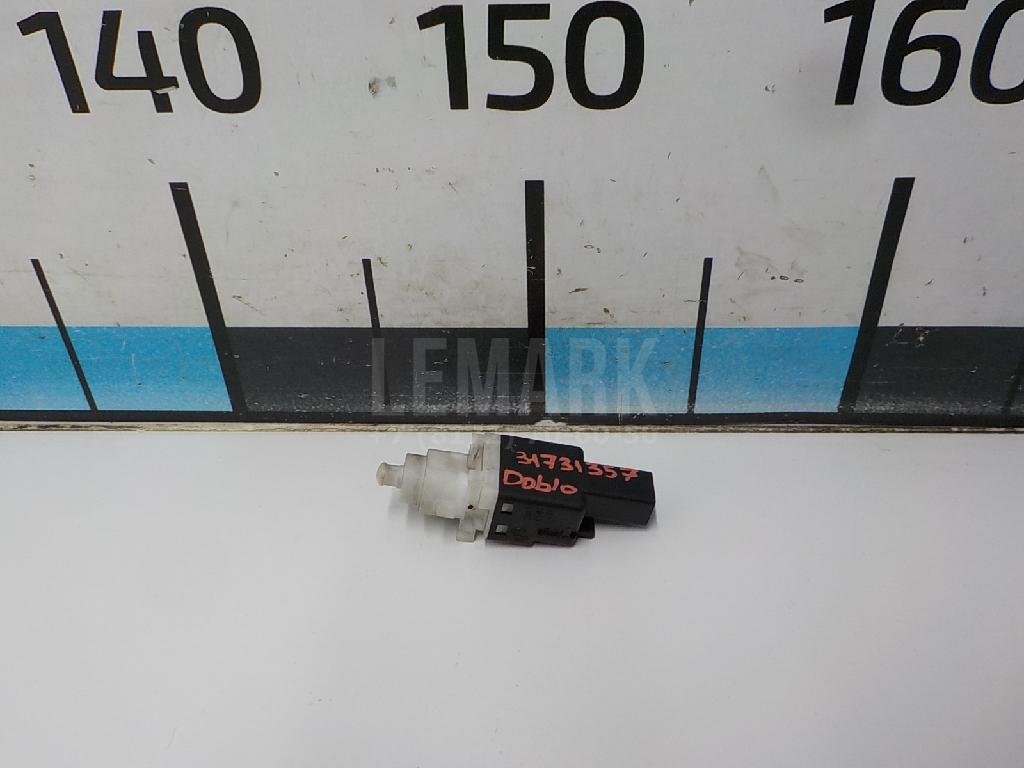 Датчик включения стопсигнала для  Alfa Romeo Giulietta 2010-2020