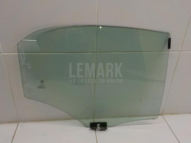 Стекло двери задней правой