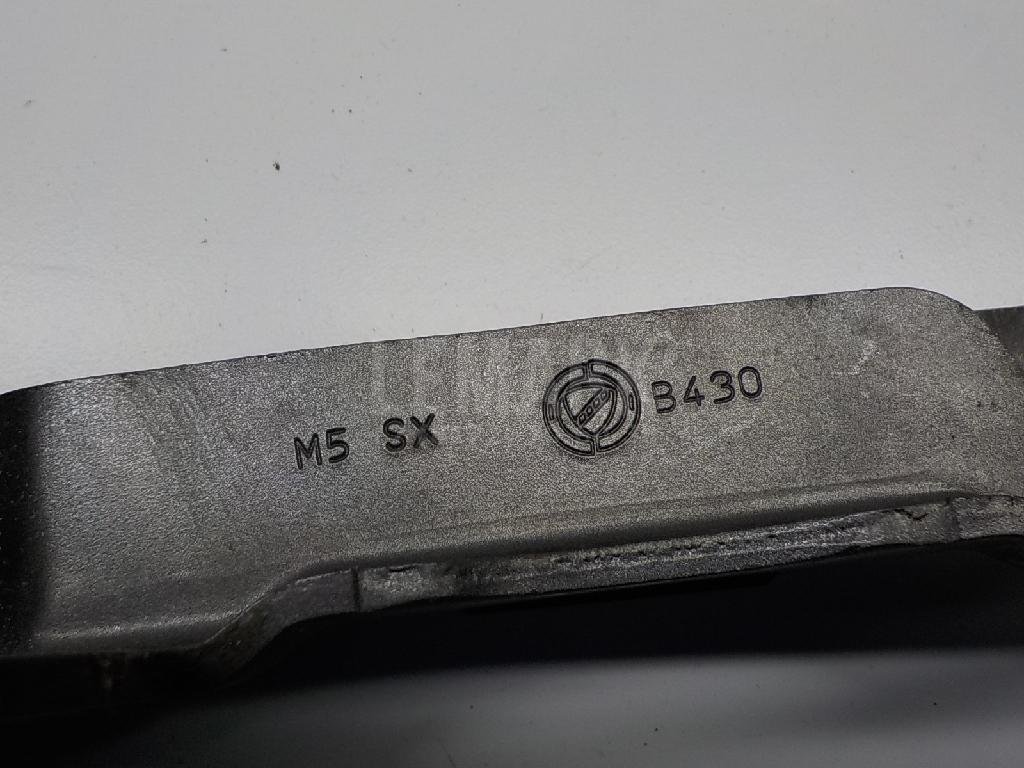 Петля капота правая