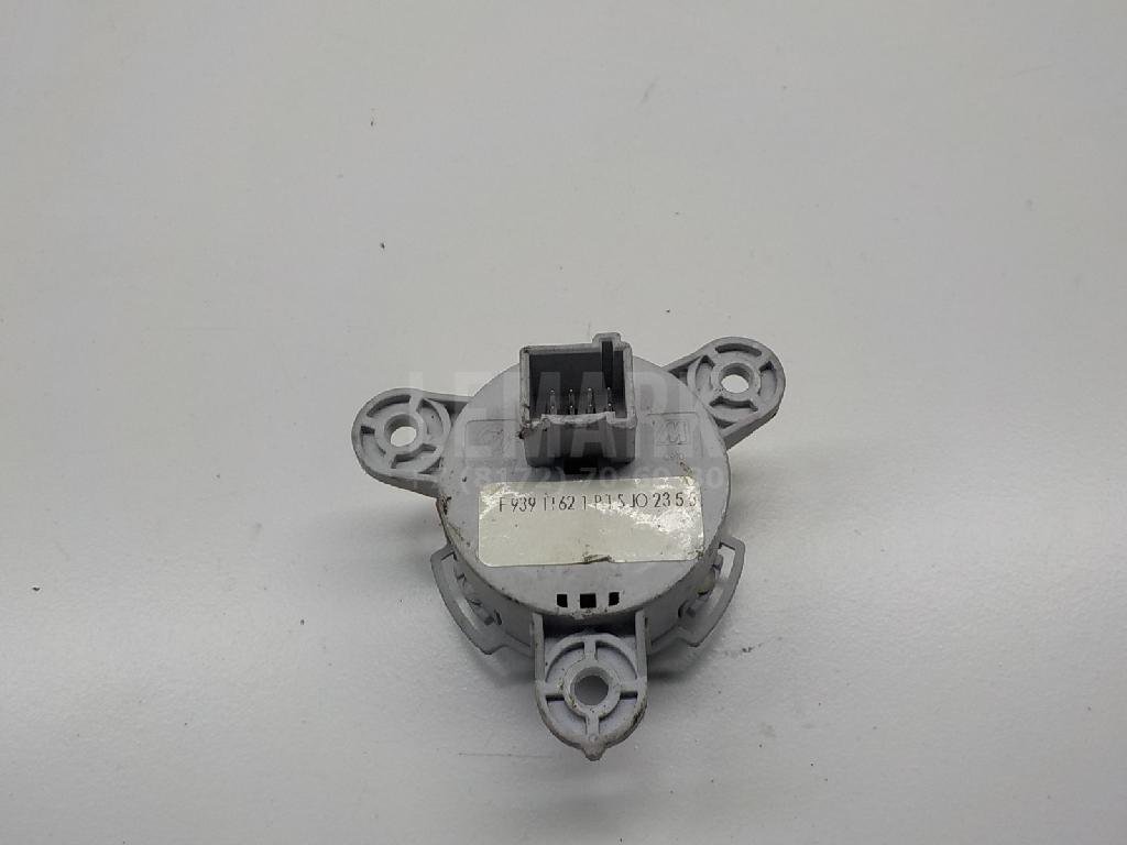 Кнопка запуска двигателя