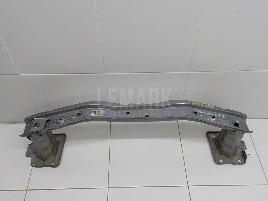 Усилитель переднего бампера