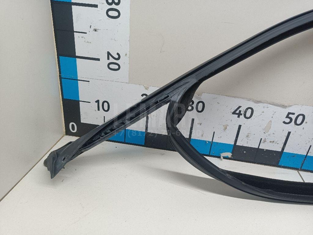 Уплотнитель стекла двери для  Audi A3 [8PA] Sportback 2004-2013