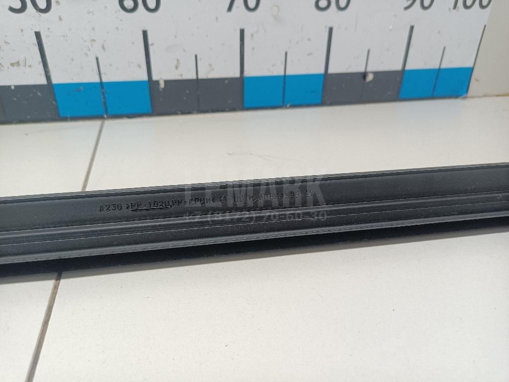 Уплотнитель стекла двери для  Acura MDX 2007-2013