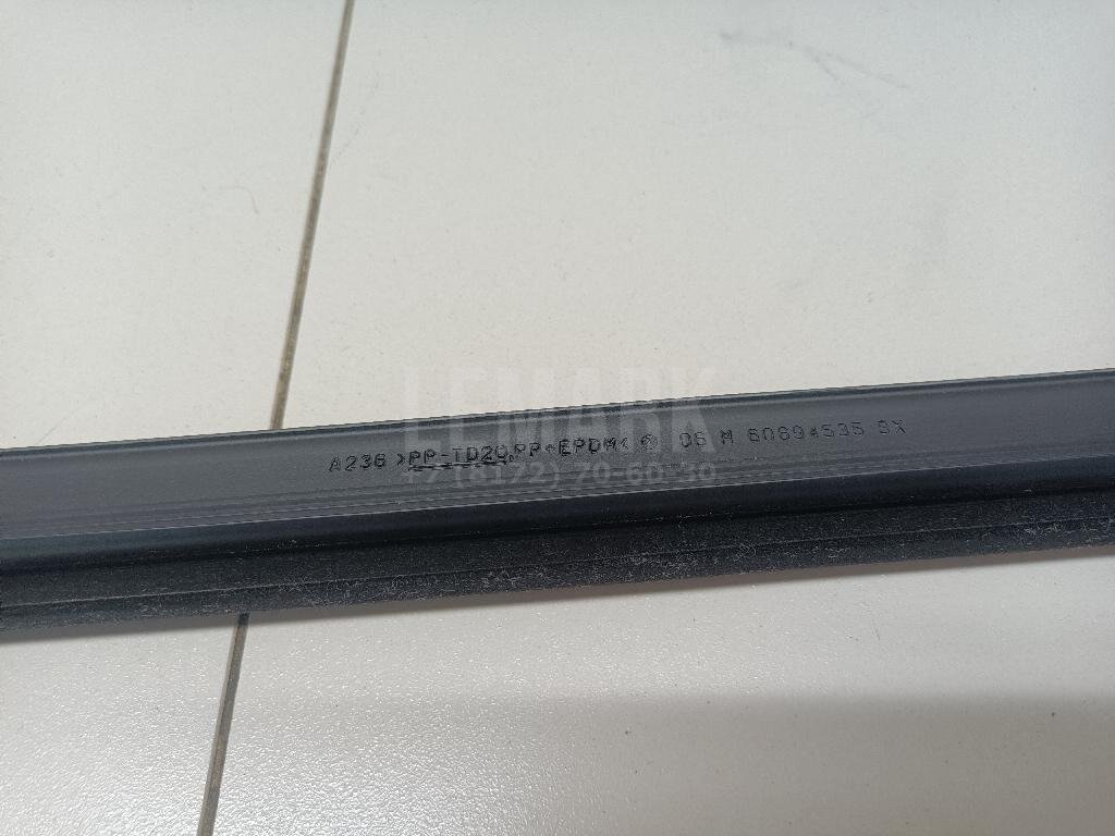 Уплотнитель стекла двери для  Acura MDX 2007-2013