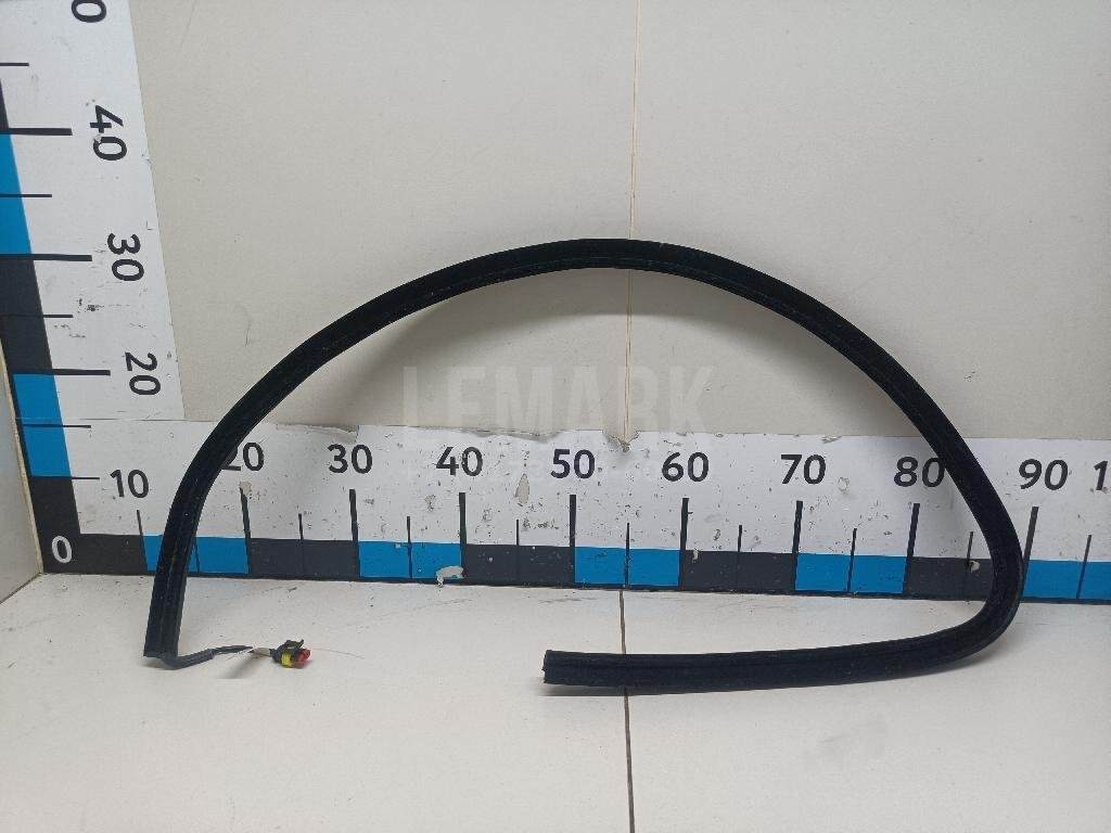 Уплотнитель стекла двери для  Audi A2 [8Z0] 2000-2005